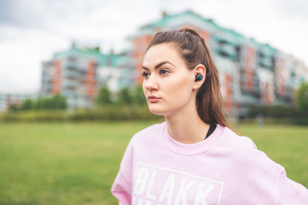 bezdrátová sluchátka Lamax Dots1 bezpečný úchyt za ucho sportovní