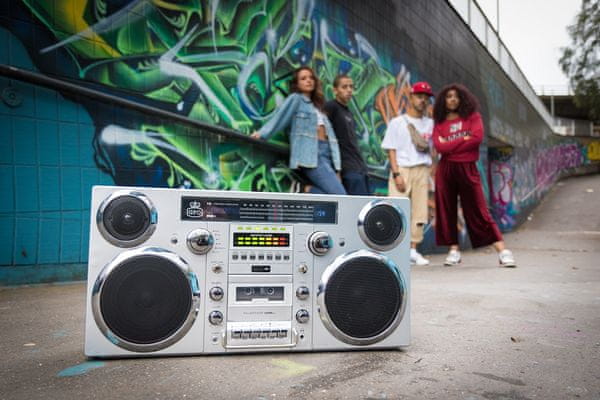 Hudobný systém GPO Retro Brooklyn výkon 2 × 40 W new york hip hop rap čistý zvuk