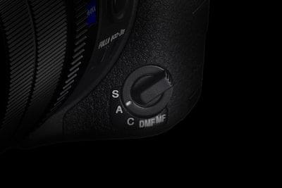 digitalni fotoaparat DSC-RX10M4