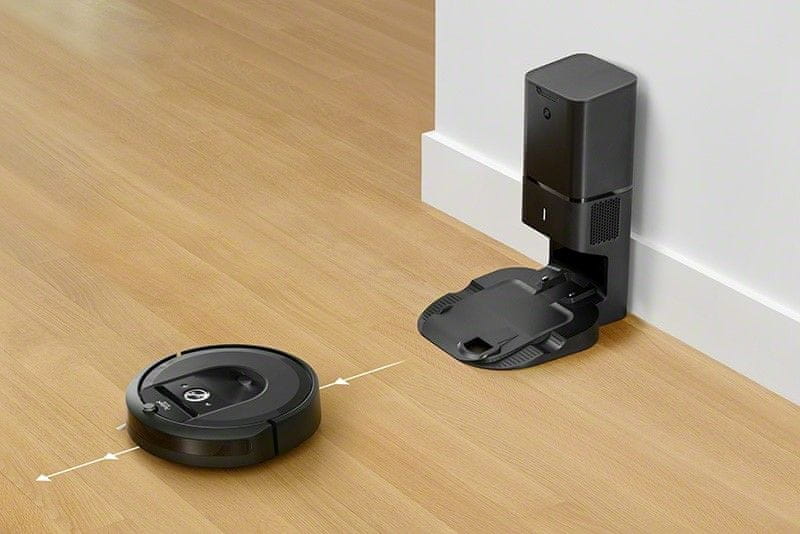 iRobot Roomba i7+ nabíjení během úklidu