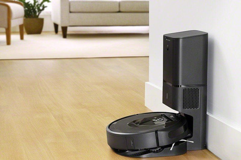 iRobot Roomba i7 automatické nabíjení v nabíjecí stanici