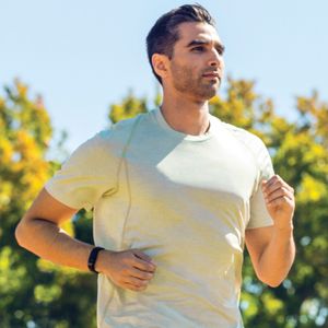 Fitness náramok Fitbit Inspire monitoruje spánok, pohyb, srdcovú aktivitu, tep