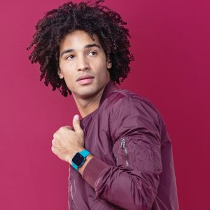 Fitnesz karpánt Fitbit Versa Lite méri az alvást, mozgást, szív aktivitást, mozgást, pulzust