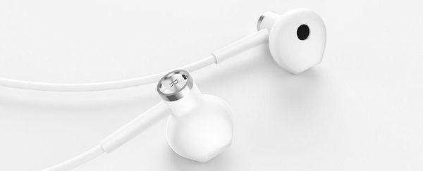 Xiaomi Mi Dual Driver Earphones márkás kábeles fülhallgató, mikrofon, hangerő szabályozás, kilencvenfokos csatlakozó
