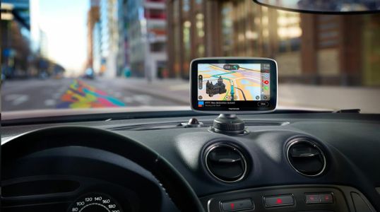 TomTom GO PREMIUM 5 World Lifetime GPS navigáció, okosháztartás, érkezés szinkronizálása