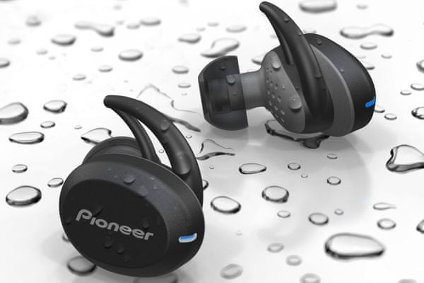 bezdrátová sluchátka pioneer se-e8tw 3 typy náušníků ipx5 certifikace háčky do uší vhodná na sport