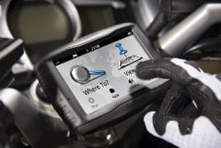 GPS navigace na motorku Garmin Zumo 595 Lifetime Europe45, Bluetooth handsfree, interkom v helmě, telefonování, poslech hudby