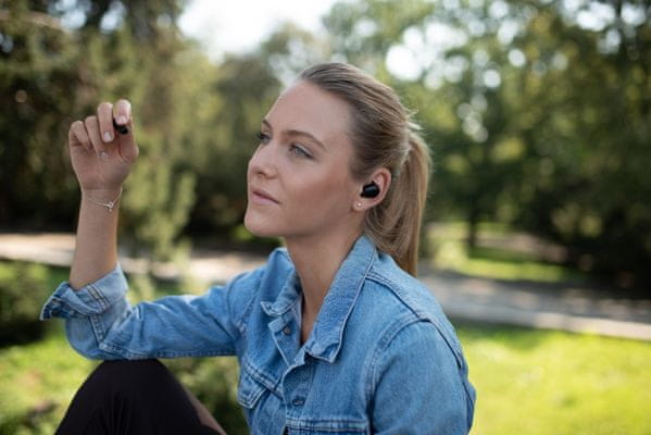 bluetooth 5.0 niceboy hive  fejhallgató vezeték nélküli tökéletesen tiszta hang valós vezeték nélküli maxxbass akár 15 órás akkumulátor élettartamra ip54 vízálló porálló microUSB töltő kihangosító mikrofon zajcsökkentő intelligens gombokkal