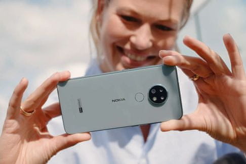 Nokia 6.2, trojitý širokoúhlý fotoaparát, bokeh efekt, noční režim, dual-sight