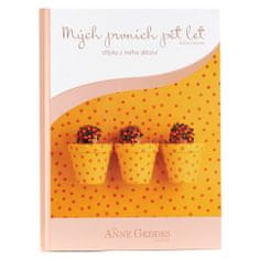 Anne Geddes Kniha Mých Prvních Pět Let, Léto květináče