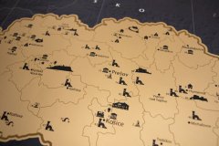Stírací mapa Slovenska 84 x 59 cm - mapa v dárkovém tubusu