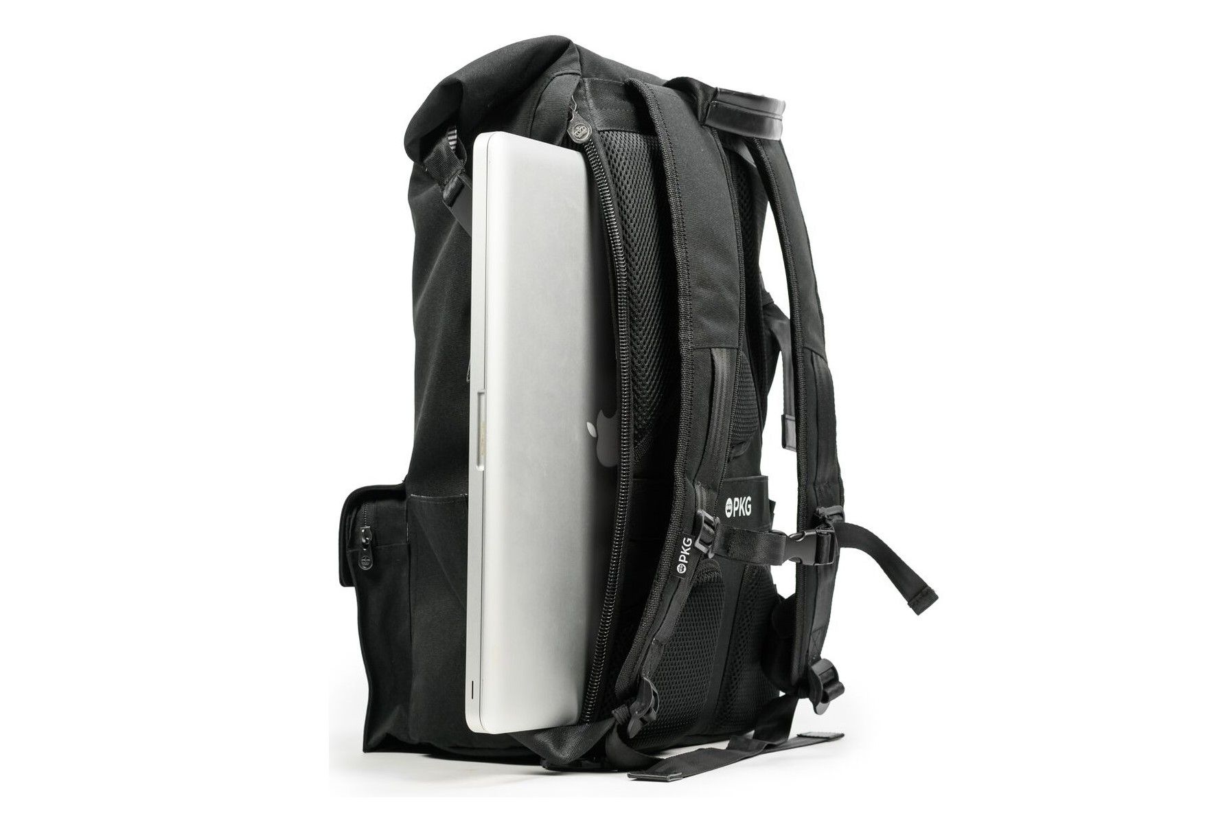 PKG Concord Laptop Backpack predné vrecká čalúnené ramenné popruhy 22 l odolná látka