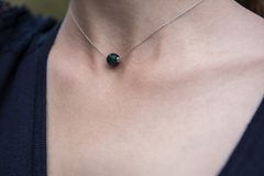 JwL Luxury Pearls Dámský náhrdelník s pravou černou perlou JL0582 (řetízek, přívěsek)