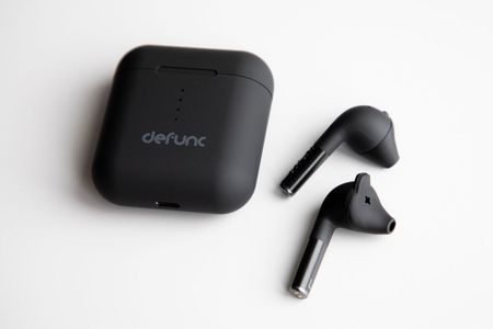 bluetooth Sluchátka Defunc TRUE GO ovládání hlasitosti aktivní potlačení hluku mikrofon