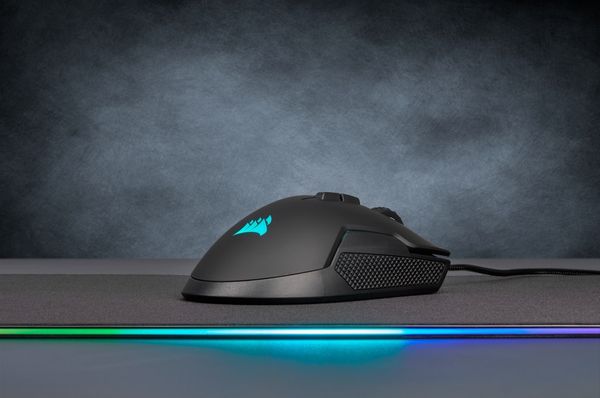 Herní myš Corsair Glaive RGB Pro, vysoká citlivost, optický senzor, barevné LED podsvícení, makra, programovatelná tlačítka
