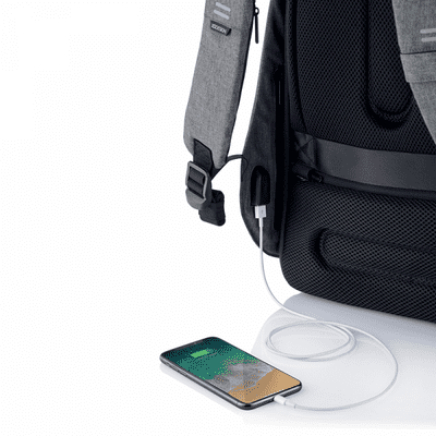 XD Design ruksak Bobby Hero Small, sivi (P705.702) skriveni džepovi, sigurnosni džepovi, RFID, ugrađen kabel za punjenje