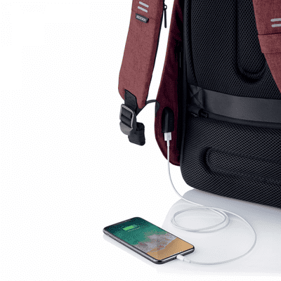 batoh XD Design Bezpečnostný batoh Bobby Hero Regular, červený (P705.294) skryté vrecká bezpečnostné vrecká RFID integrovaný kábel pre dobíjanie