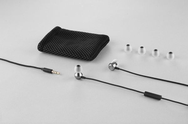 kabelová sluchátka rha ma390u dynamické měniče 130.8 blokace okolních hluků kvalitní mikrofon 3tlačítkový ovladač pohodlí v uších aerophonic systém dokonalého směrování zvuku do sluchovodu vyvážený zvuk 135cm kabel 3,5mm jack přímý