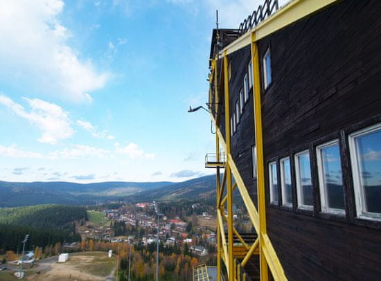 Allegria bungee jumping z TV věže v Harrachově