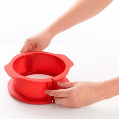 Lékué Silikonová pečicí nádoba na dort 15 cm Lekue | červená