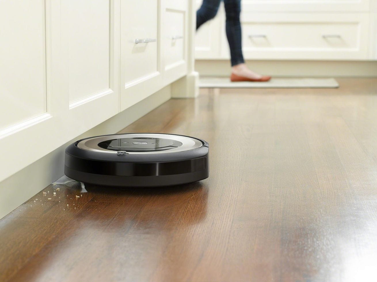 iRobot Roomba e6 nárazník se zpomaleným dotykem