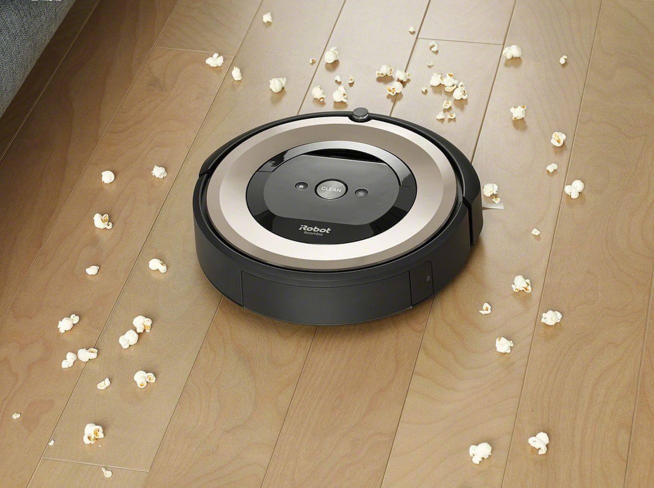 iRobot Roomba e6 akustická detekce nečistot systém Dirt Detect