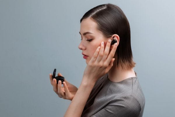 stylová Bluetooth špuntová sluchátka xiaomi mi true wireless earbuds basic s Bluetooth 5.0 dosah 10 m výkonné měniče skvělý zvuk tlačítkové ovládání automatické párování nabíjecí pouzdro pro 3 plná nabití výdrž sluchátek 4 h na nabití možnost používání jen jednoho sluchátka velice lehká a pohodlná v uších