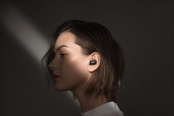 stylová Bluetooth špuntová sluchátka xiaomi mi true wireless earbuds basic s Bluetooth 5.0 dosah 10 m výkonné měniče skvělý zvuk tlačítkové ovládání automatické párování nabíjecí pouzdro pro 3 plná nabití výdrž sluchátek 4 h na nabití možnost používání jen jednoho sluchátka velice lehká a pohodlná v uších