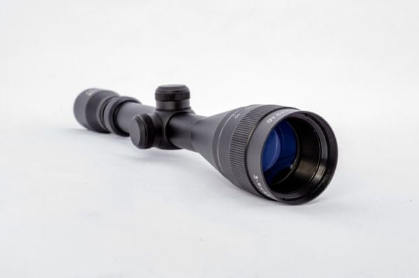 focus optics In-sight 3-9×40 AO 4A hüvelykes tartó ütésálló alumíniumból matt fekete kivitelben tiszta és éles kép a teljes látómezőben 3-tól egészen 9x-es nagyítás 40mm-es lencseátmérő fényvisszaverő kék BC4a bevonat célkereszt súlya mindössze 270 g