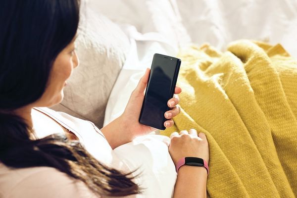 Fitness náramek Fitbit Inspire 2, analýza spánku, lepší spánek, meditace, relaxace