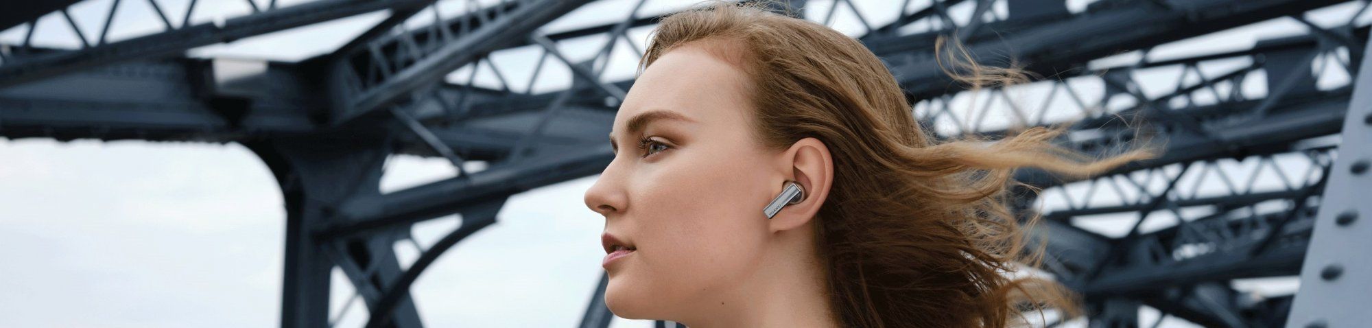 ultramoderní minimalistická bluetooth 5.2 sluchátka bezdrátová huawei freebuds pro 7h výdrž na nabití anc technologie potlačení hluku detekce v uších nabíjecí box systém 3 mikrofonů potlačující hluky při handsfree pohodlná v uších