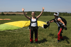 Stips.cz Tandemový seskok padákem – Skydiving