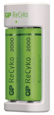 GP Eco E211 polnilec baterij + GP ReCyko 2000 polnilni bateriji, 2 × AA