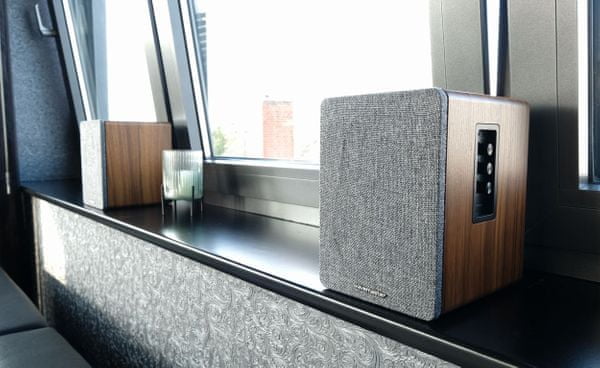 modern hangszórórendszer wavemaster alapteljesítmény 30 w Bluetooth fejhallgató kimenet audiokábel csatlakozás fa dekoráció elegáns kivitel magas- és mélyhang-szabályozás