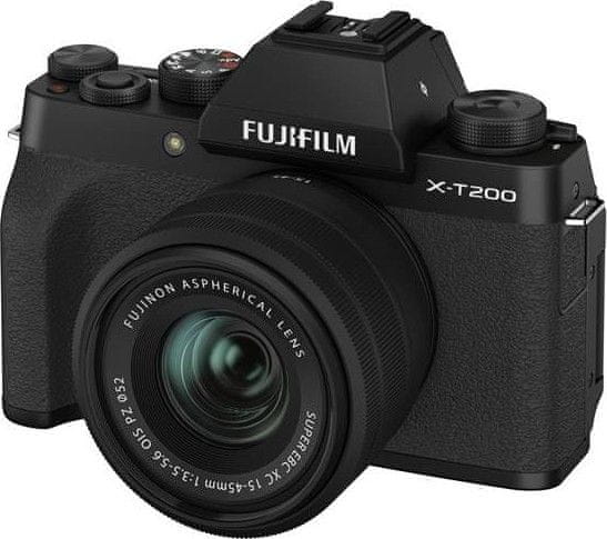 FujiFilm X-T200 + XC 15-45