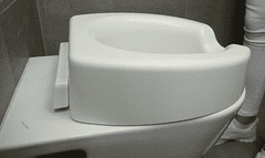 zvýšené WC sedátko MED bez šroubů a viklání