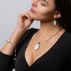Lampglas Elegantní náhrdelník White Lace s perlou Lampglas s ryzím stříbrem NP1