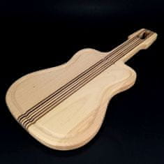 AMADEA Dřevěné prkénko s drážkou ve tvaru kytary, masivní dřevo, 42x20x2 cm