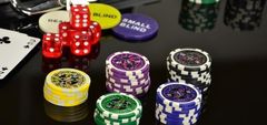 shumee Pokerový set v praktickém kufříku ULTIMATE 300 žetonů