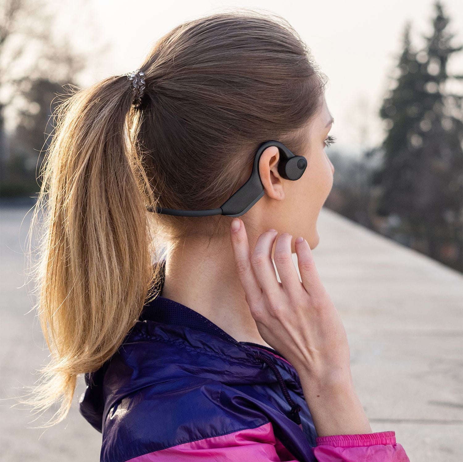  Bluetooth 5.0 sluchátka sportovní niceboy hive bones 2 výborný zvuk lehounká chráněná proti vodě ip55 vhodná pro sportování výdrž 8 h na nabití aac kodek a2dp profil 