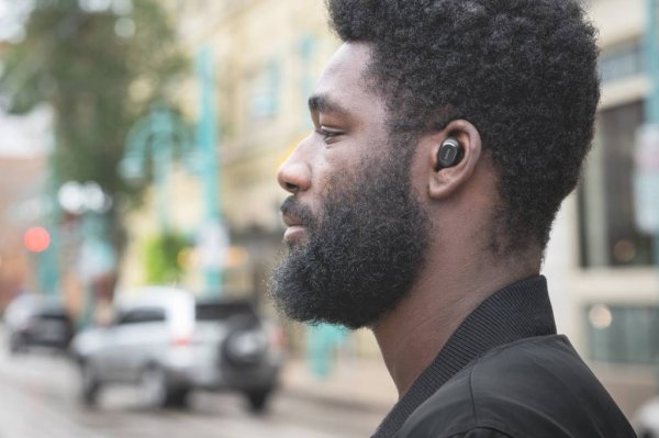  sluchátka do uší koss tws250i Bluetooth výdrž 4,5 h nabíjecí box silikonové špunty handsfree mikrofon usb-c nabíjení vysoké rozlišení zvuku smart connect case uživatelské rozhraní 