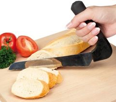 Nůž se zahnutou rukojetí na krájení chleba