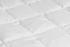 Daunen Step Peřina ze speciálně upraveného polyesterového vlákna v bavlněném potahu, 200 x 200 cm, MID Season