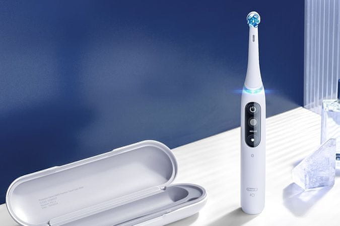 Oral-B iO– 7 električna četkica za zube, Braun dizajn, bijela