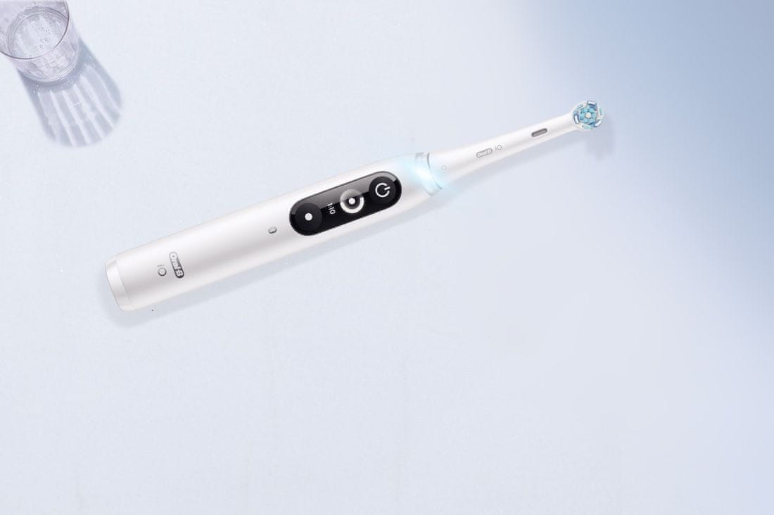 Oral-B iO – 7 električna zobna ščetka, Braun dizajn, črna