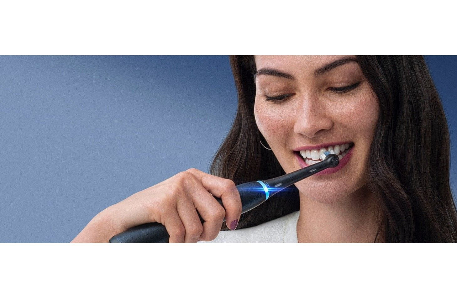 Oral-B iO– 8 električna četkica za zube, Braun dizajn, bijela