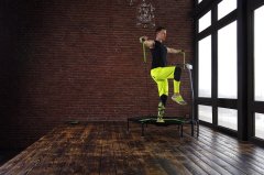 Jumping® Fitness Pánské žluté kraťasy nad kolena Velikost: M