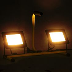 Greatstore LED reflektor s rukojetí 2 x 50 W teplé bílé světlo