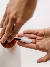 Equa é mýdlo na ruce - praktický dávkovač a dvě náplně
