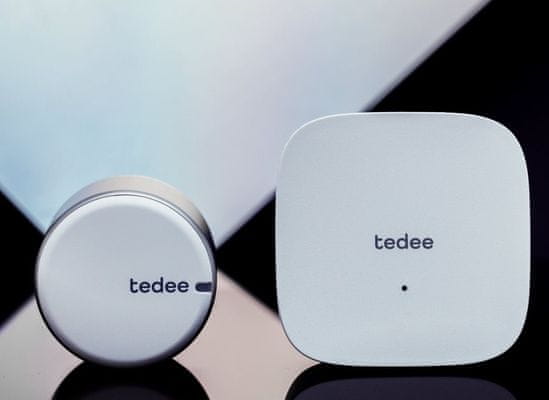 Tedee Bridge központi állomás biztonsági zár Wi-Fi Bluetooth kapcsolat mobilalkalmazás központi állomás okos zárakhoz feloldás bárhol, feloldás telefonnal, Bluetooth Apple HomeKit, Google Assistant és Amazon Alexa okos otthon nagy kapacitású akkumulátor mágneses töltés legcsendesebb zár a piacon legkisebb okos zár a piacon társ alkalmazás Android iOS kulcsmegosztás okos feloldás